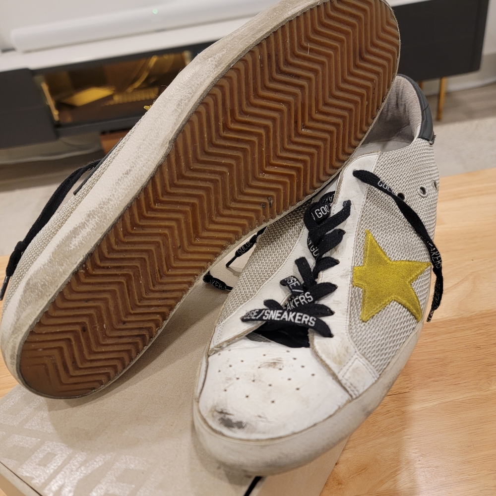 Golden Goose White Sneakers with Gold Star - Picture 5 of 5